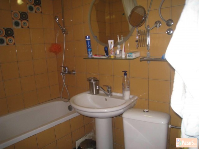 Се продава трособен стан во Хром