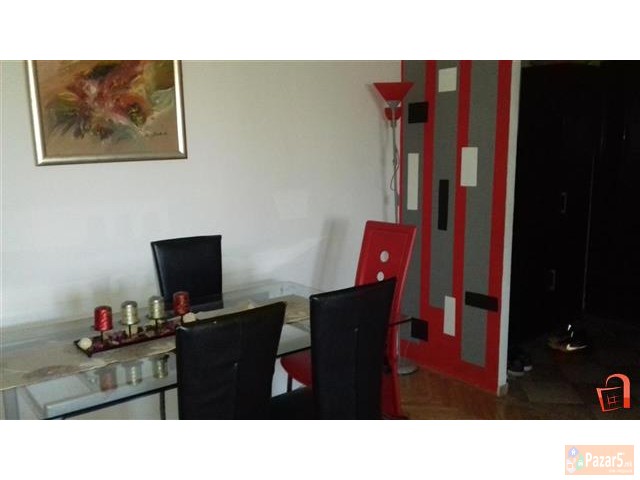 Se Prodava Nasproti Hotel Rusia Kompletno Renovira