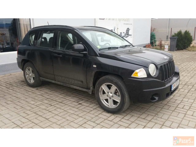 Se prodava jeep