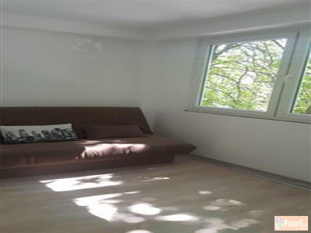 Se Iznajmuva Trosoben Stan Vo Centar