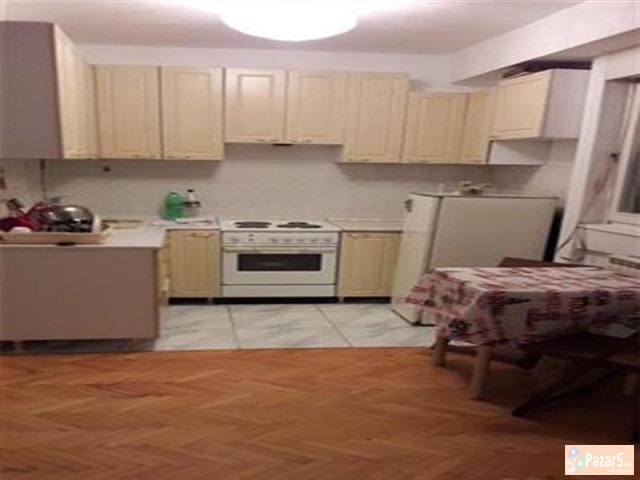 СЕ ИЗДАВА ТРОСОБЕН СТАН ВО АЕРОДРОМ