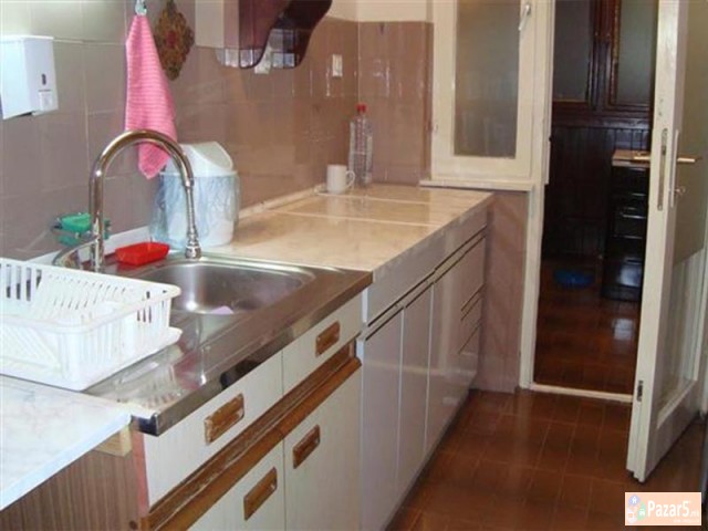 СЕ ИЗДАВА ТРОСОБЕН СТАН ВО АЕРОДРОМ