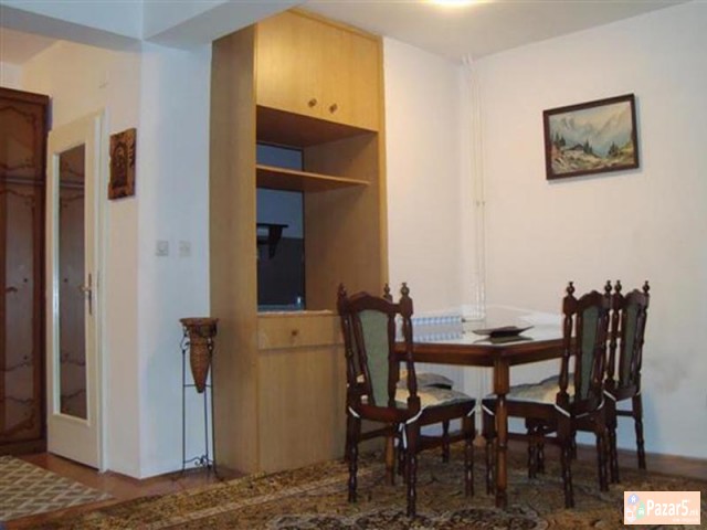 СЕ ИЗДАВА ТРОСОБЕН СТАН ВО АЕРОДРОМ