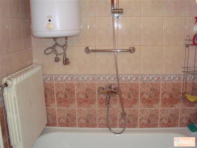 СЕ ИЗДАВА ТРОСОБЕН СТАН ВО АЕРОДРОМ