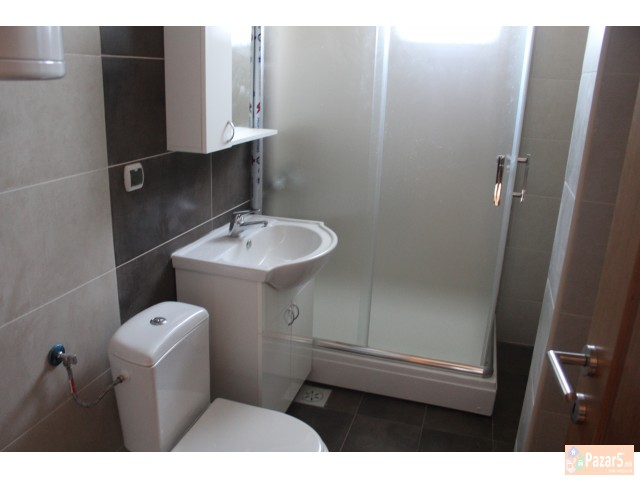 Се продава нов трособен во Маџир Маало