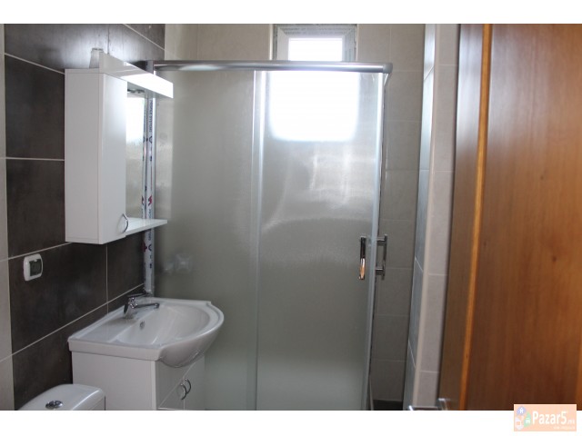 Се продава нов трособен во Маџир Маало