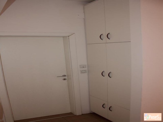 СЕ ИЗДАВА ДВОСОБЕН СТАН ВО НОВО ЛИСИЧЕ