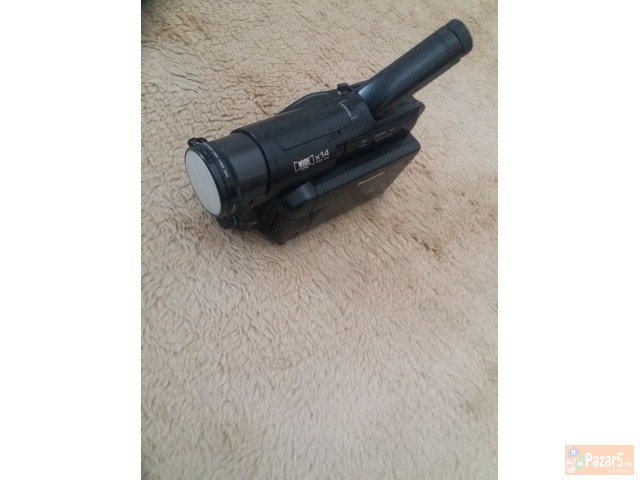 Се продава: Апарат Minolta и Камера Panasonic