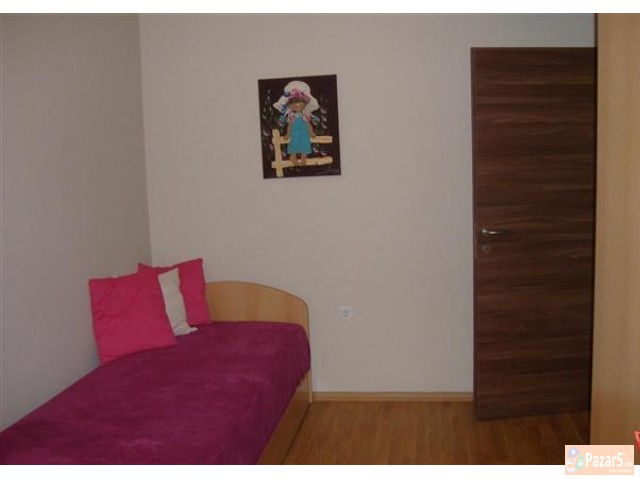 Се изнајмува луксузен стан 107м2 во Црниче