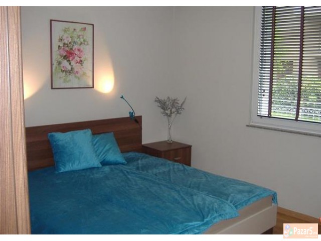 Се изнајмува луксузен стан 107м2 во Црниче