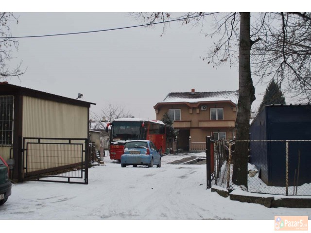 Се продава 245 м2 куќа во Бутел