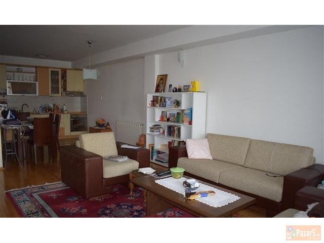 Се изнајмува стан 55м2 во Центар