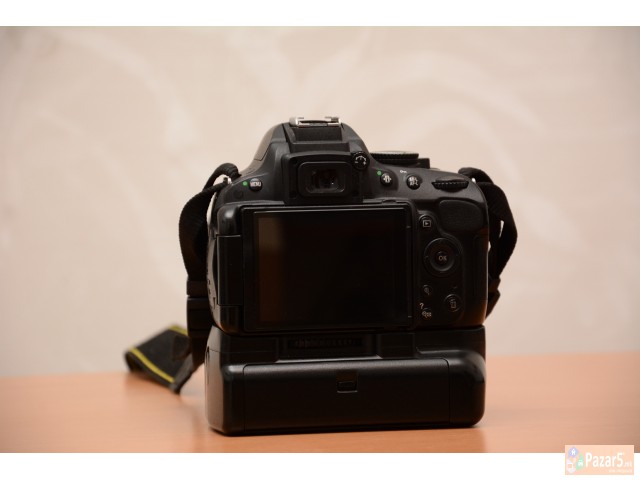 Nikon D5100 + Nikkor 18-55mm + Battery Grip + Grun