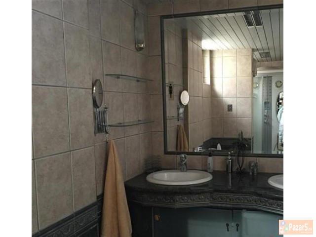 Се изнајмува луксузен стан 93м2 позади Универзална