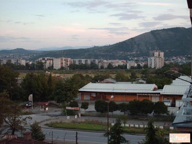 СЕ ИЗДАВА ДВОСОБЕН СТАН ВО МИЧУРИН