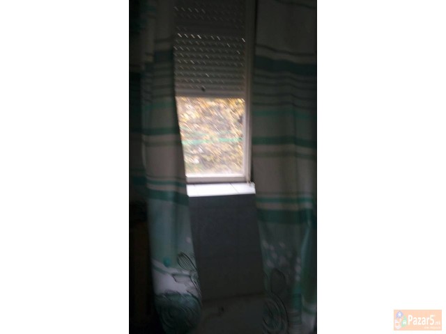 Izdavam Garsonjera Vo Avtokomanda