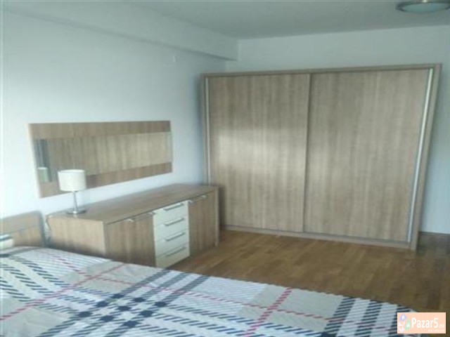 СЕ ИЗДАВА НЕВСЕЛУВАН ТРОСОБЕН СТАН ВО КАПИШТЕЦ