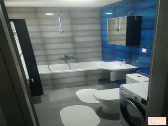 СЕ ИЗДАВА НЕВСЕЛУВАН ТРОСОБЕН СТАН ВО КАПИШТЕЦ