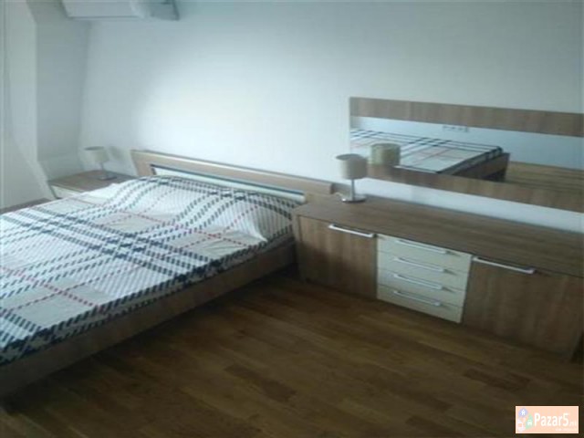 СЕ ИЗДАВА НЕВСЕЛУВАН ТРОСОБЕН СТАН ВО КАПИШТЕЦ