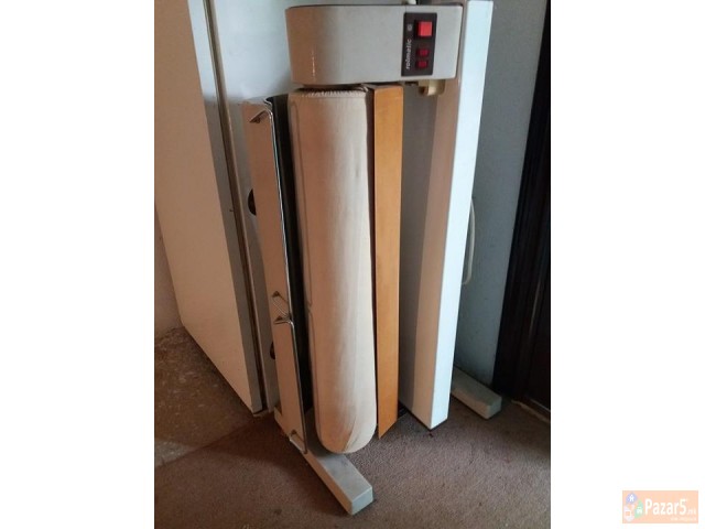 Машина за пеглање Ei Nis .  