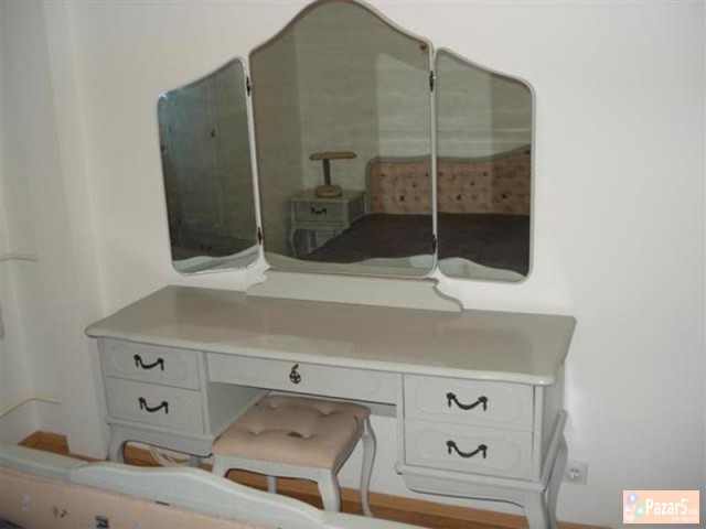 Se Izdava Trosoben Stan Vo Micurin