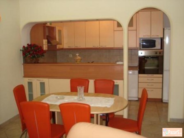 Se Izdava Trosoben Stan Vo Micurin