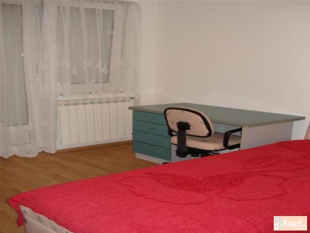 Se Izdava Trosoben Stan Vo Micurin