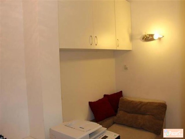 СЕ ИЗДАВА ТРОСОБЕН СТАН ВО АЕРОДРОМ