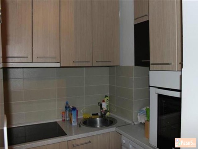 СЕ ИЗДАВА ТРОСОБЕН СТАН ВО АЕРОДРОМ