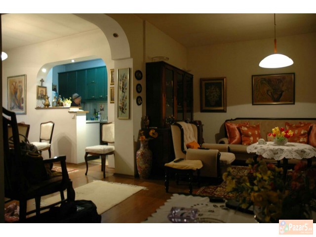 Се продава куќа 90м2 во Црниче