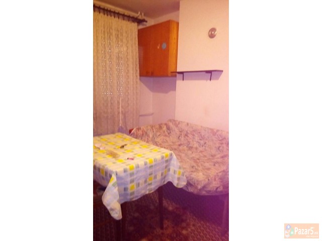 Izdavam Garsonjera Vo Avtokomanda