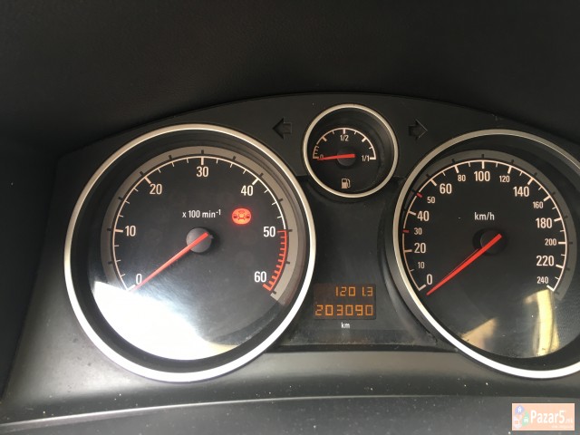 Se prodava Opel Astra GTC 1.7 2006god
