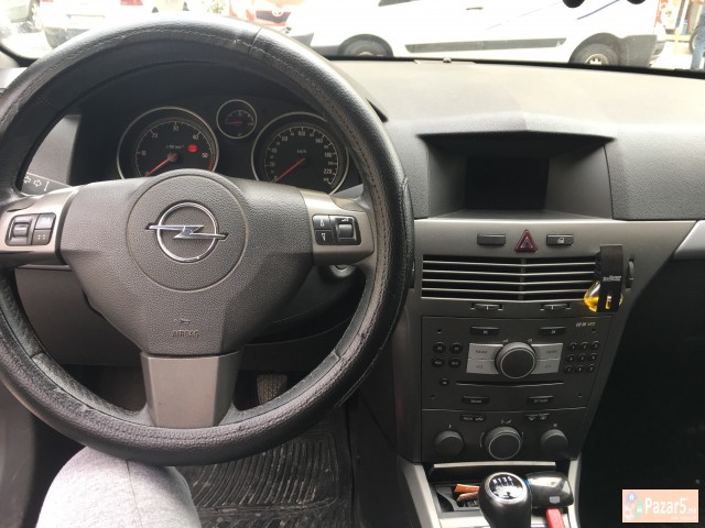 Se Prodava Opel Astra Gtc 1.7 2006god
