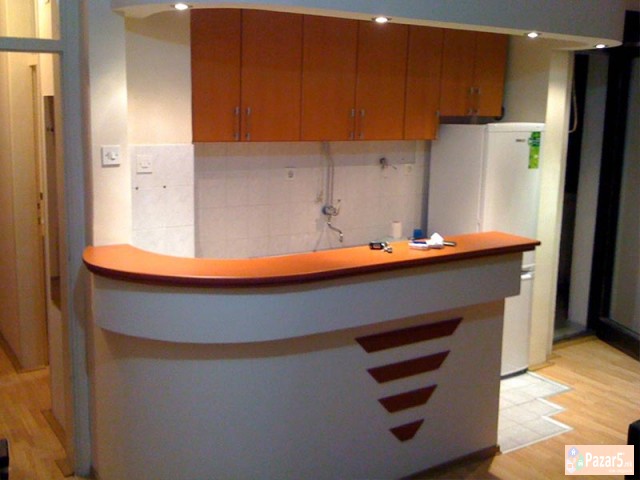 СЕ ИЗДАВА ТРОСОБЕН СТАН ВО АЕРОДРОМ