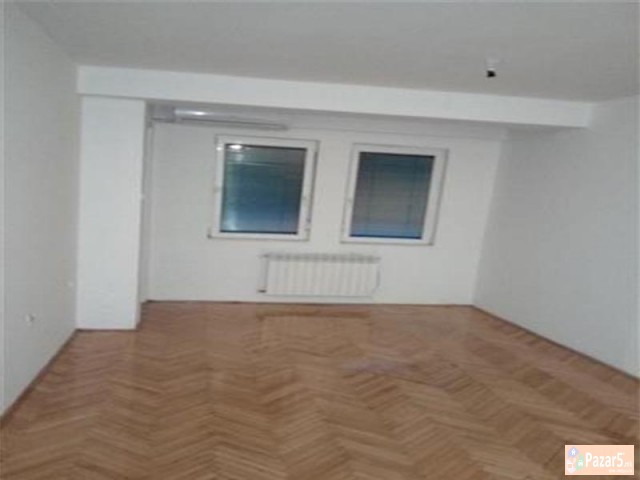 СЕ ИЗДАВА ТРОСОБЕН ПРАЗЕН СТАН ВО ЦЕНТАР ЗА КАНЦЕЛ