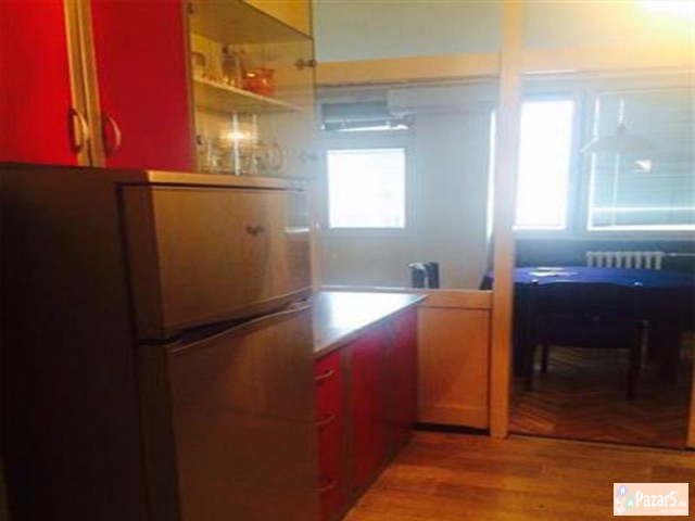 СЕ ИЗДАВА ТРОСОБЕН СТАН ВО ЦЕНТАР