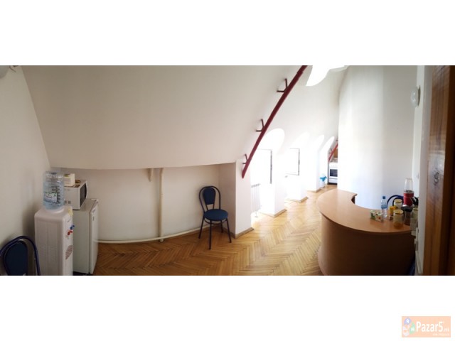 Се изнајмува деловен простор 204м2 над Црвен Крст