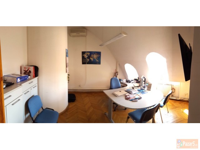 Се изнајмува деловен простор 204м2 над Црвен Крст