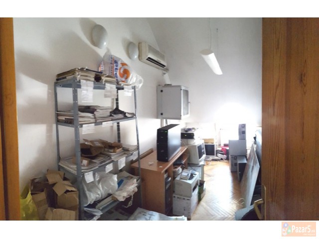 Се изнајмува деловен простор 204м2 над Црвен Крст