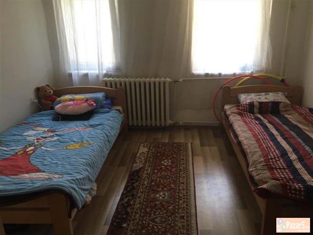 СЕ ИЗДАВА ТРОСОБЕН СТАН ВО КАРПОШ 1