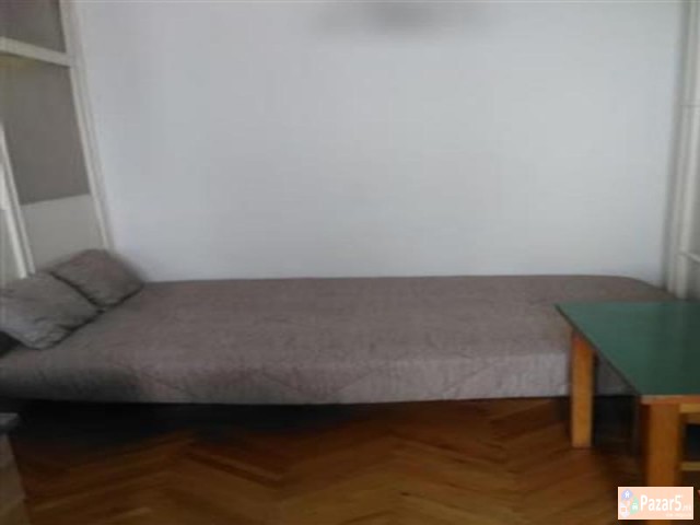 СЕ ИЗДАВА ДВОСОБЕН СТАН ВО КИСЕЛА ВОДА