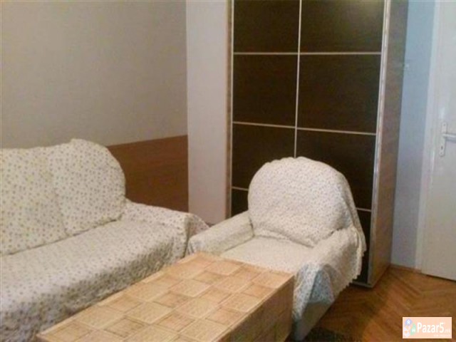 СЕ ИЗДАВА ДВОСОБЕН СТАН ВО КИСЕЛА ВОДА