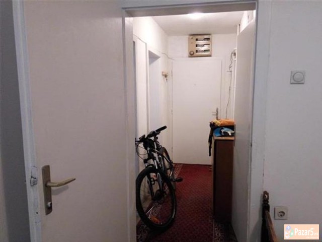 СЕ ИЗДАВА ДВОСОБЕН СТАН ВО КАРПОШ 1