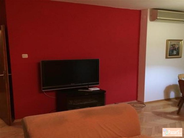 СЕ ИЗДАВА ТРОСОБЕН СТАН ВО ДЕБАР МААЛО