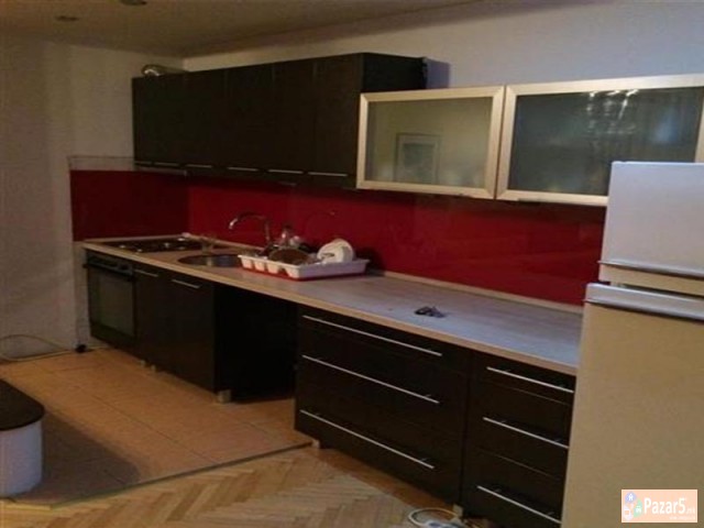 СЕ ИЗДАВА ТРОСОБЕН СТАН ВО ДЕБАР МААЛО