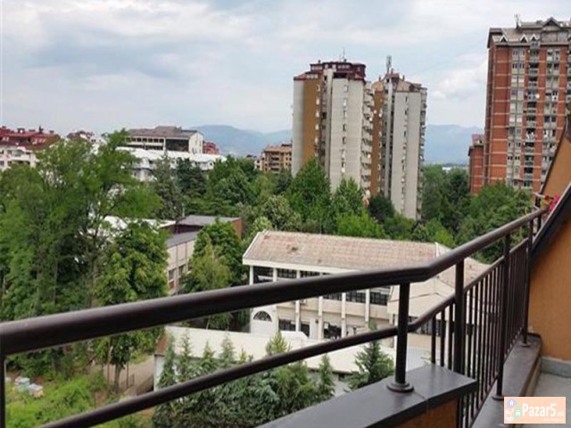 СЕ ИЗДАВА ТРОСОБЕН СТАН ВО КАПИШТЕЦ