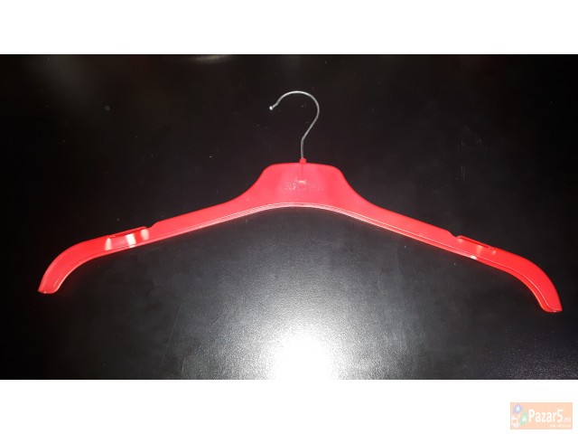 Se Prodava Inventar Za Butik