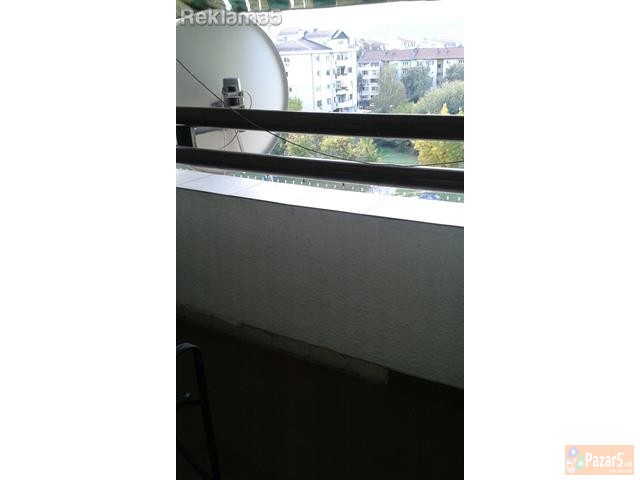 Se Izdava Dvosoben Namesten Stan Kaj Zeleznicka