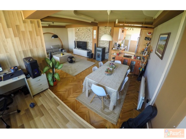 Продавам целосно реновиран стан кај Порта Влае!