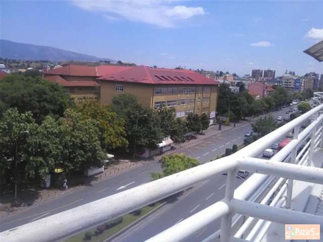 СЕ ИЗДАВА ПРАЗЕН СТАН ЗА КАНЦЕЛАРИИ КАЈ ЛЕОНТИЧ